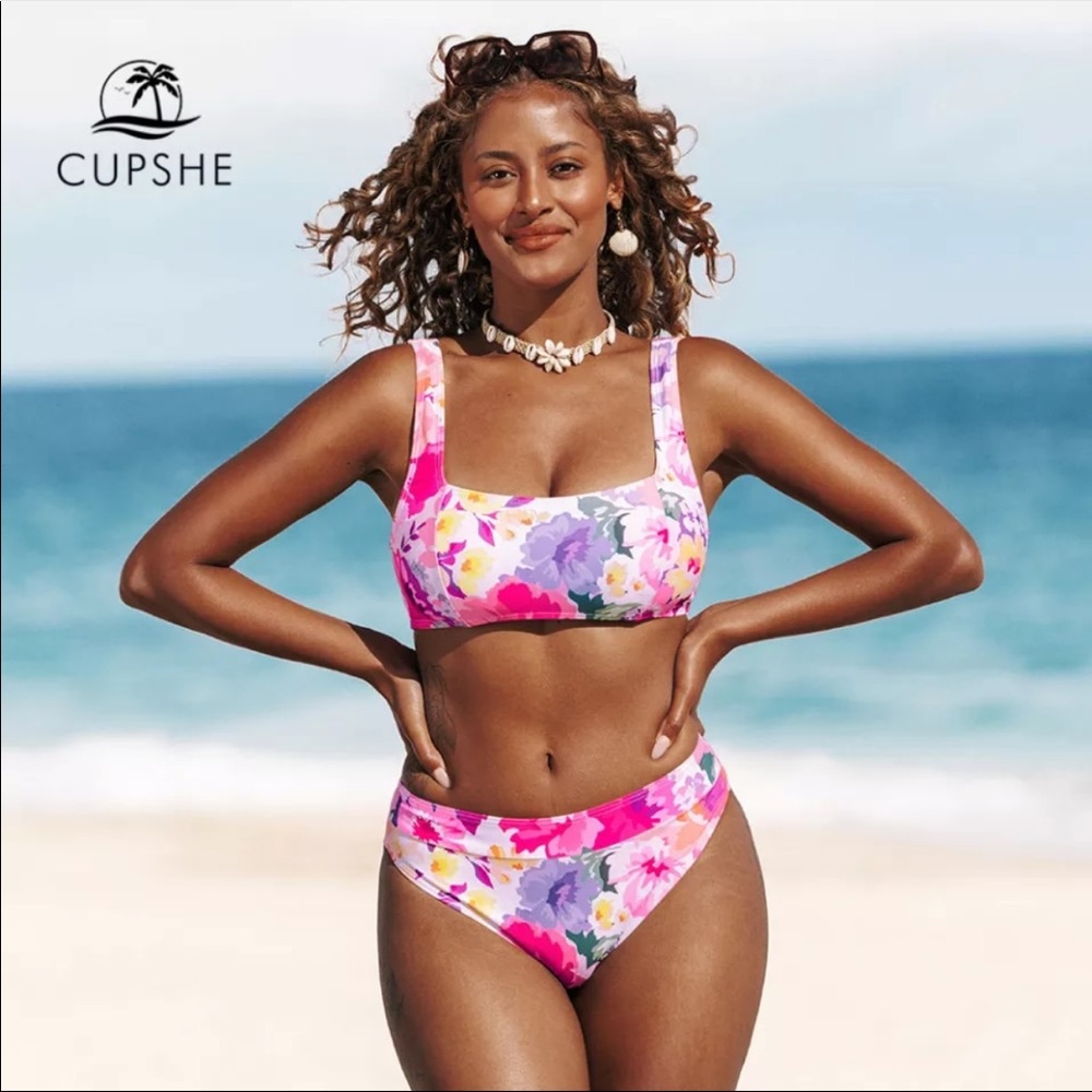Cupshe bikini top. New with tags